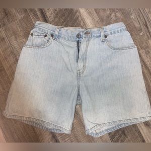 Women’s Vintage Levi’s Jean Shorts size 8